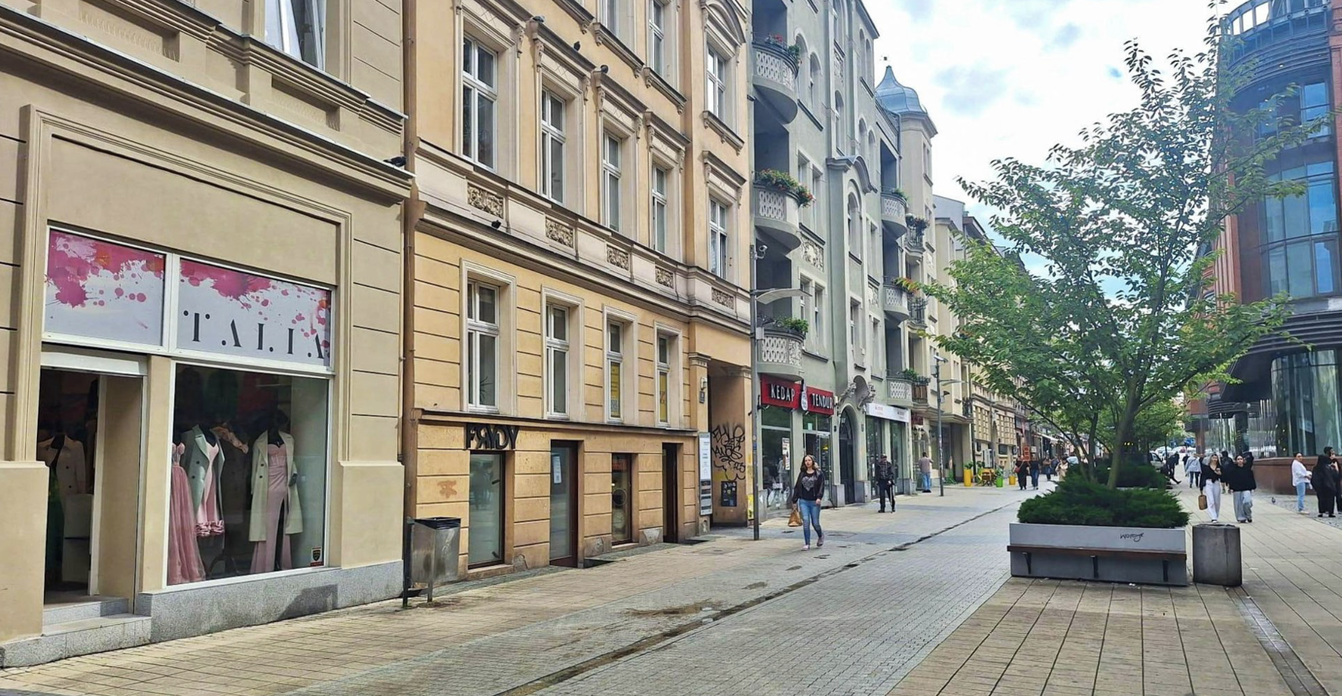 Blisko 120 podmiotów i przedsiębiorców zostało poinformowanych o konieczności demontażu reklam