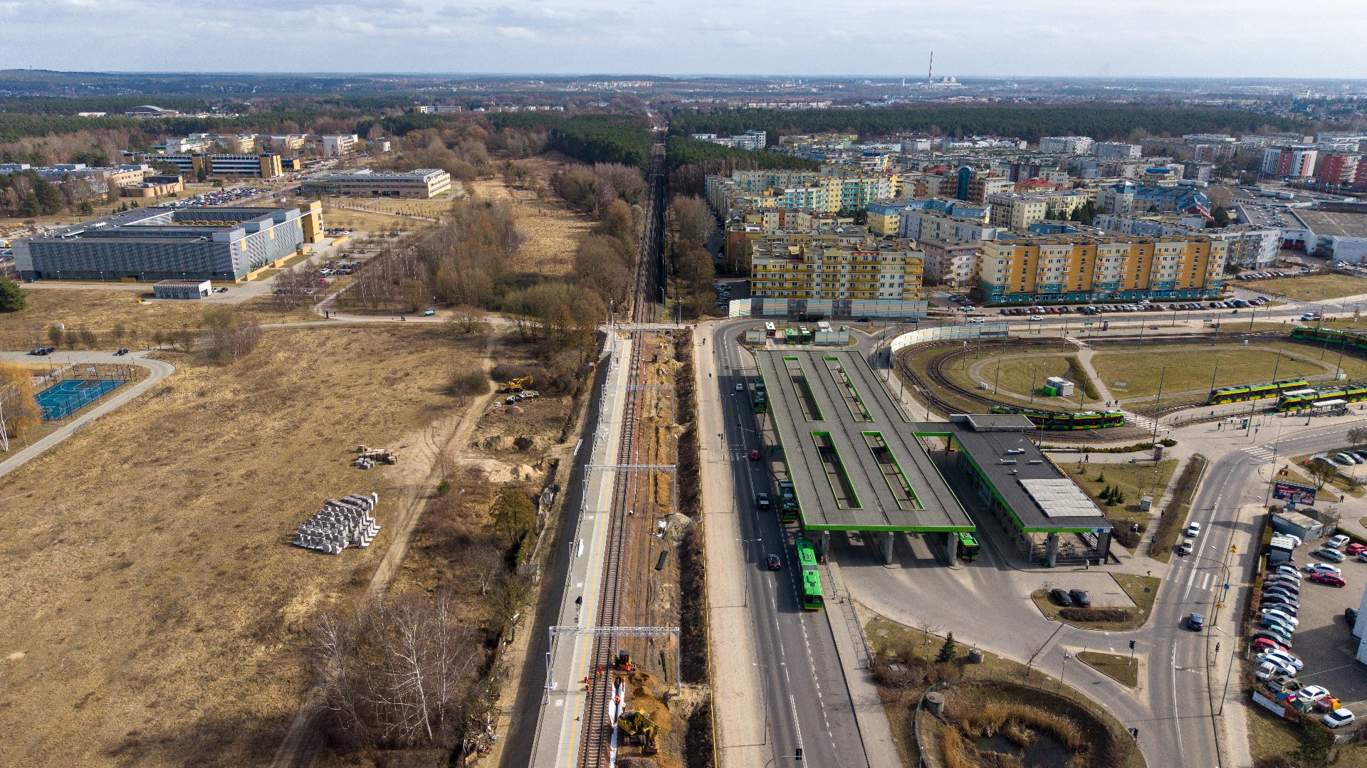 Budowa przystanku kolejowego na Piątkowie, przy którym, po stronie kampusu, powstanie węzeł przesiadkowy