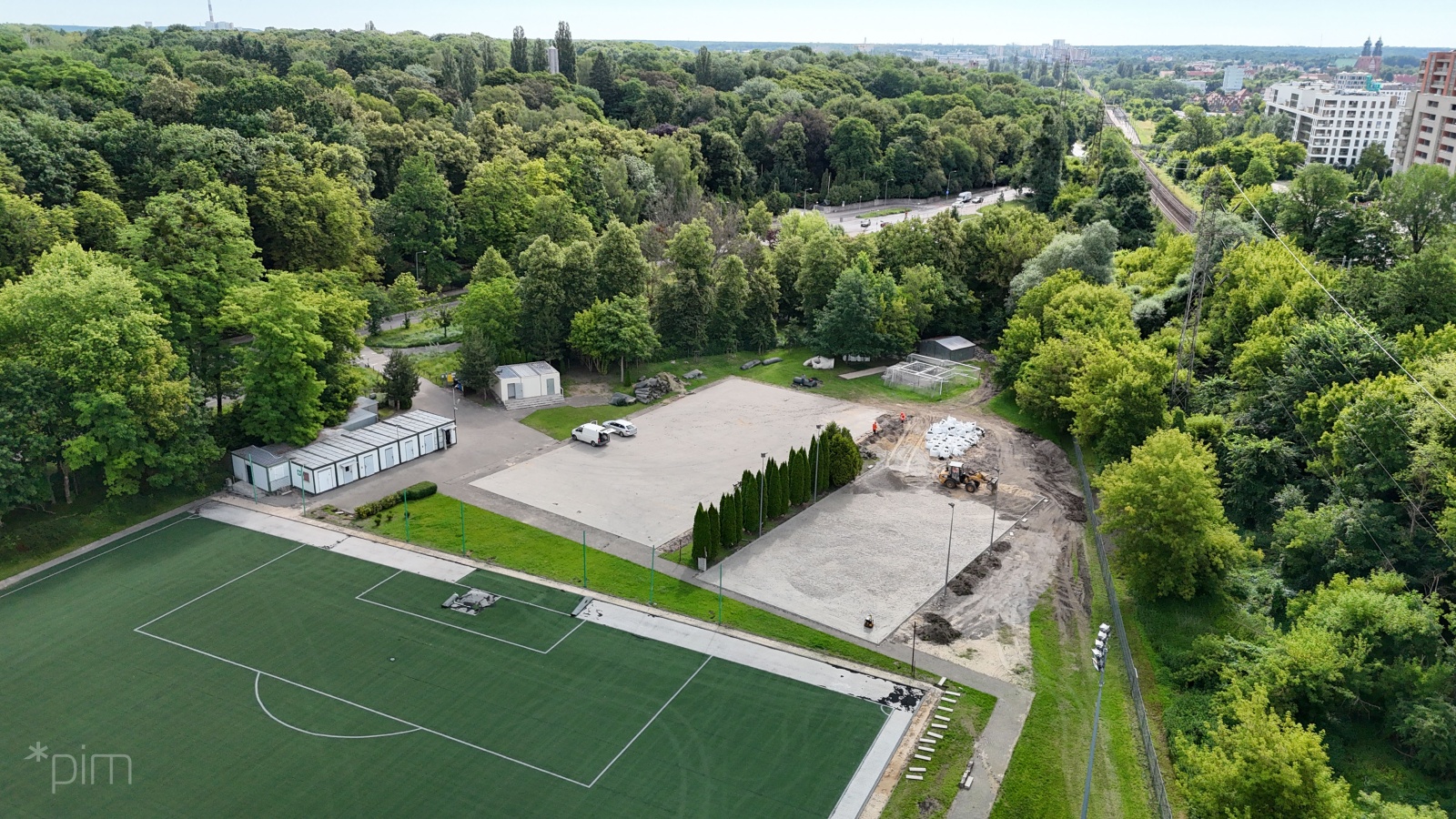 Galeria zdjęć z postępu prac przy budowie kompleksu sportowego Orlik przy ul. Armii Poznań