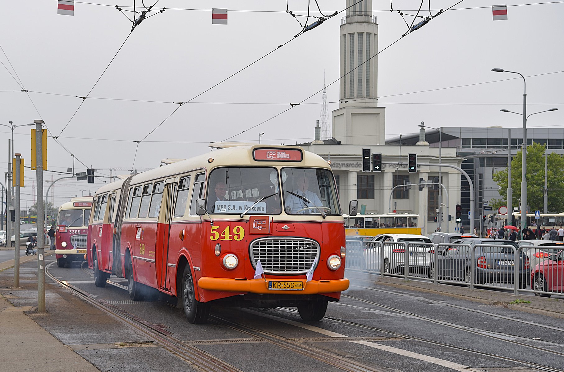 Galeria zdjęć z prezentacji i parady autobusów