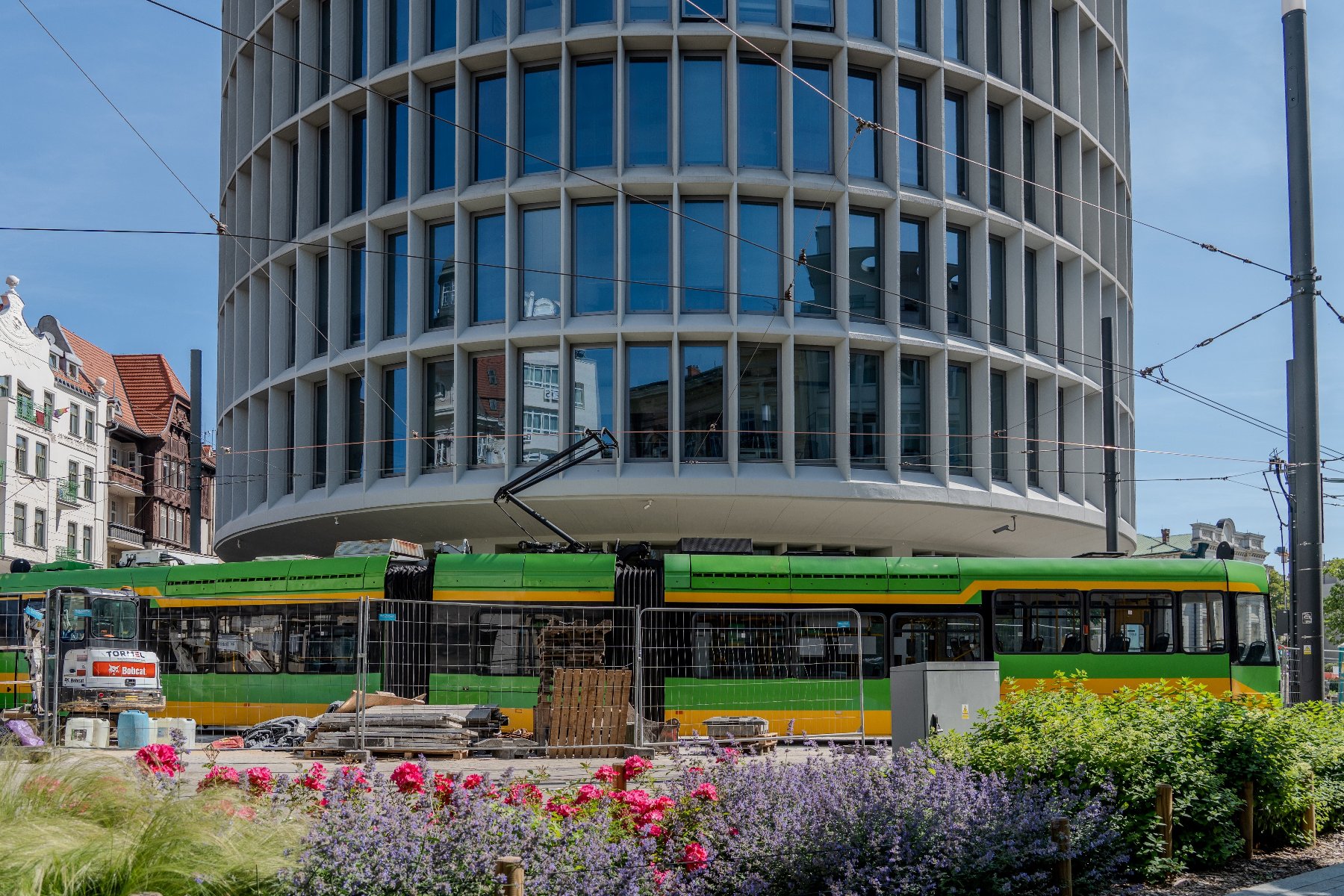 Galeria zdjęć z testowych przejazdów tramwajów po nowym łuku przy Okrąglaku