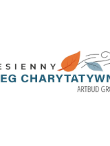 Logotyp Jesiennego Biegu Charytywnego - ciemna nazwa imprezy, a obok 2 jesienne liście