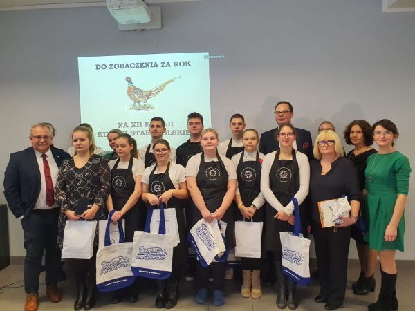 Na grafice przedstawiono uczestników projektu KUCHNIA STAROPOLSKA.