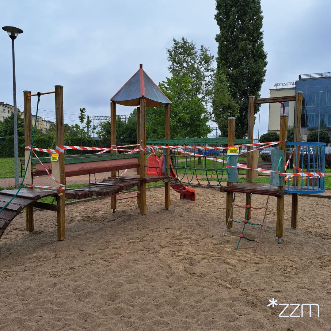 Plac zabaw przy pętli Zawady czasowo zamknięty - priorytetem bezpieczeństwo dzieci. Niebawem ogłoszony zostanie przetarg na zakup i montaż nowych urządzeń
