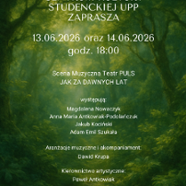 Plakat przedstawia w tle gęsty las w odcieniach głębokiej zieleni, na który nałożono białe napisy. Są to informacje o wydarzeniu zawarte w treści artykułu. Na dole znajduje się biały pasek z logotypami CKS, Uniwersytetu Przyrodniczego w Poznaniu oraz serwisu Bilety24.