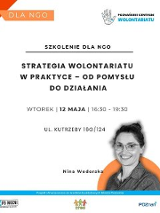 Plakat z białym tłem i czarnymi napisami. W prawym dolnym rogu umieszczono czarno-białe zdjęcie uśmiechniętej prowadzącej w okularach na tle pomarańczowego półkola. Na górze widnieje logotyp Poznańskiego Centrum Wolontariatu, a na dole paski z logotypami partnerów, w tym miasta Poznań oraz informacja o sfinansowaniu projektu z budżetu Miasta Poznania. Pomiędzy tytuł wydarzenia oraz informacje zawarte w treści artykułu.