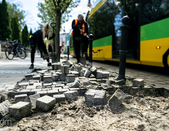 Prace przy odbrukach przy ul. Lewandowskiej