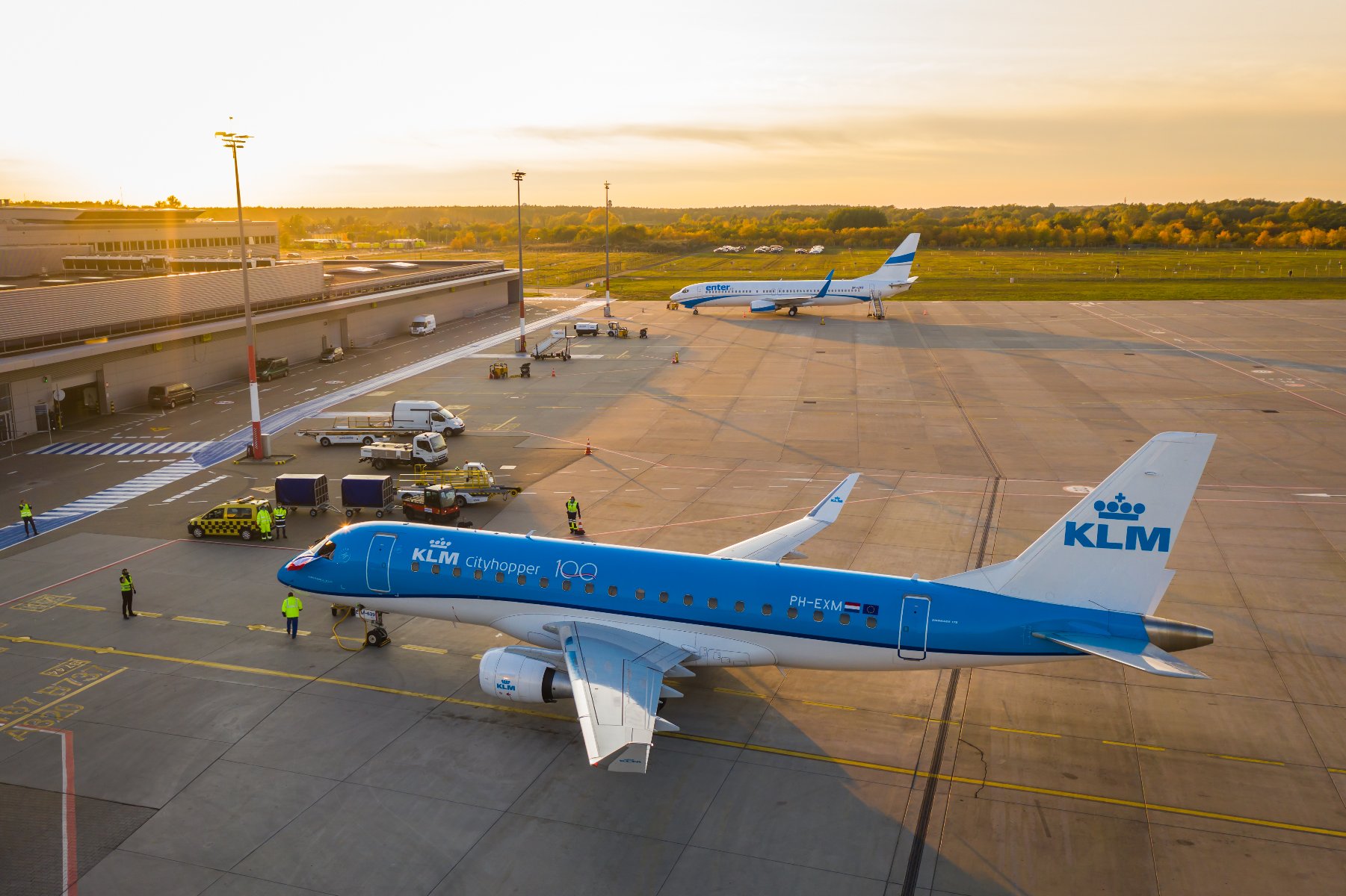 Samoloty linii KLM na lotnisku Ławica