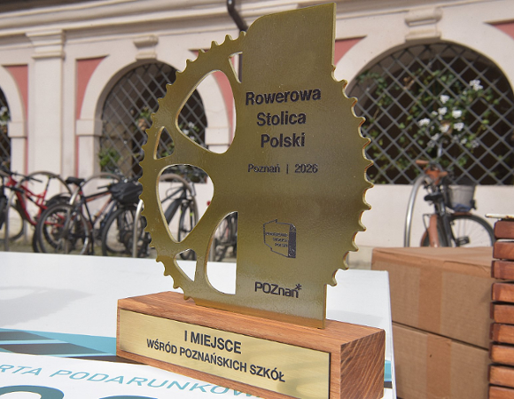 Statuetka za 1. miejsce w rywalizacji poznańskich szkół w ramach Rowerowej Stolicy Polski