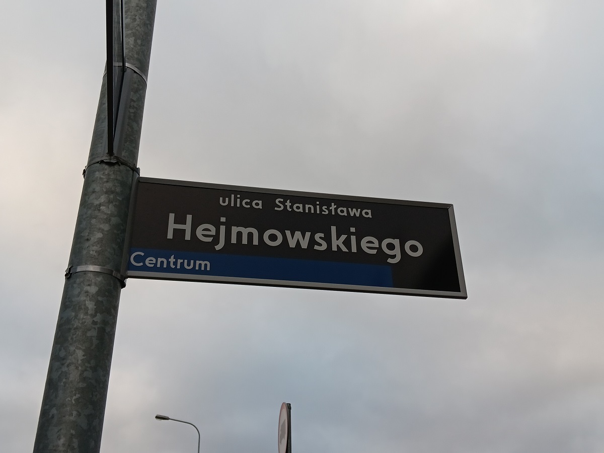 tablica z nazwą ulicy Stanisława Hejmowskiego
