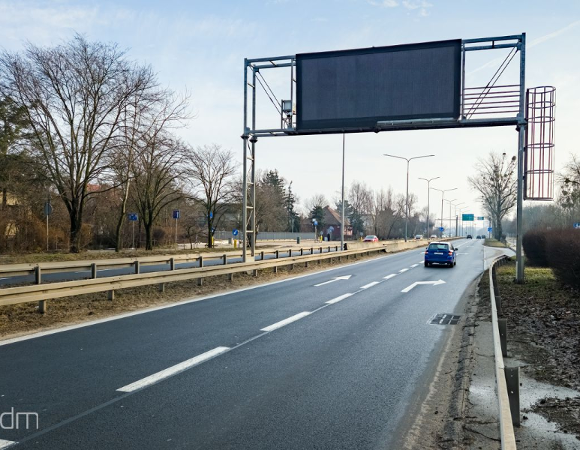 Tablica zmiennej treści nad ul. Dąbrowskiego