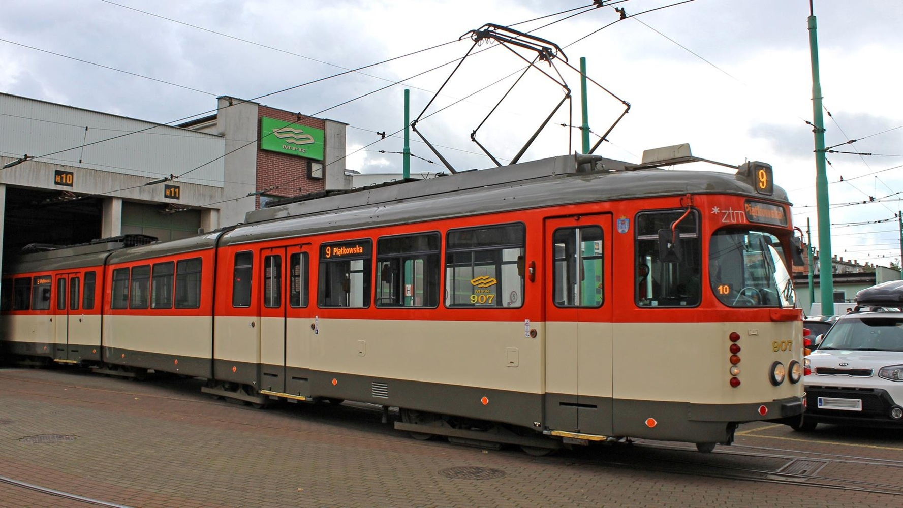 Tramwaj popularnie zwany helmutem