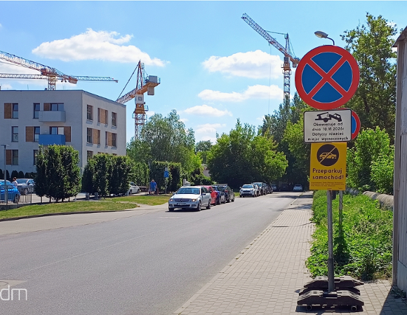 Ulica Nałkowskiej z oznakowaniem informującym o rozpoczęciu prac