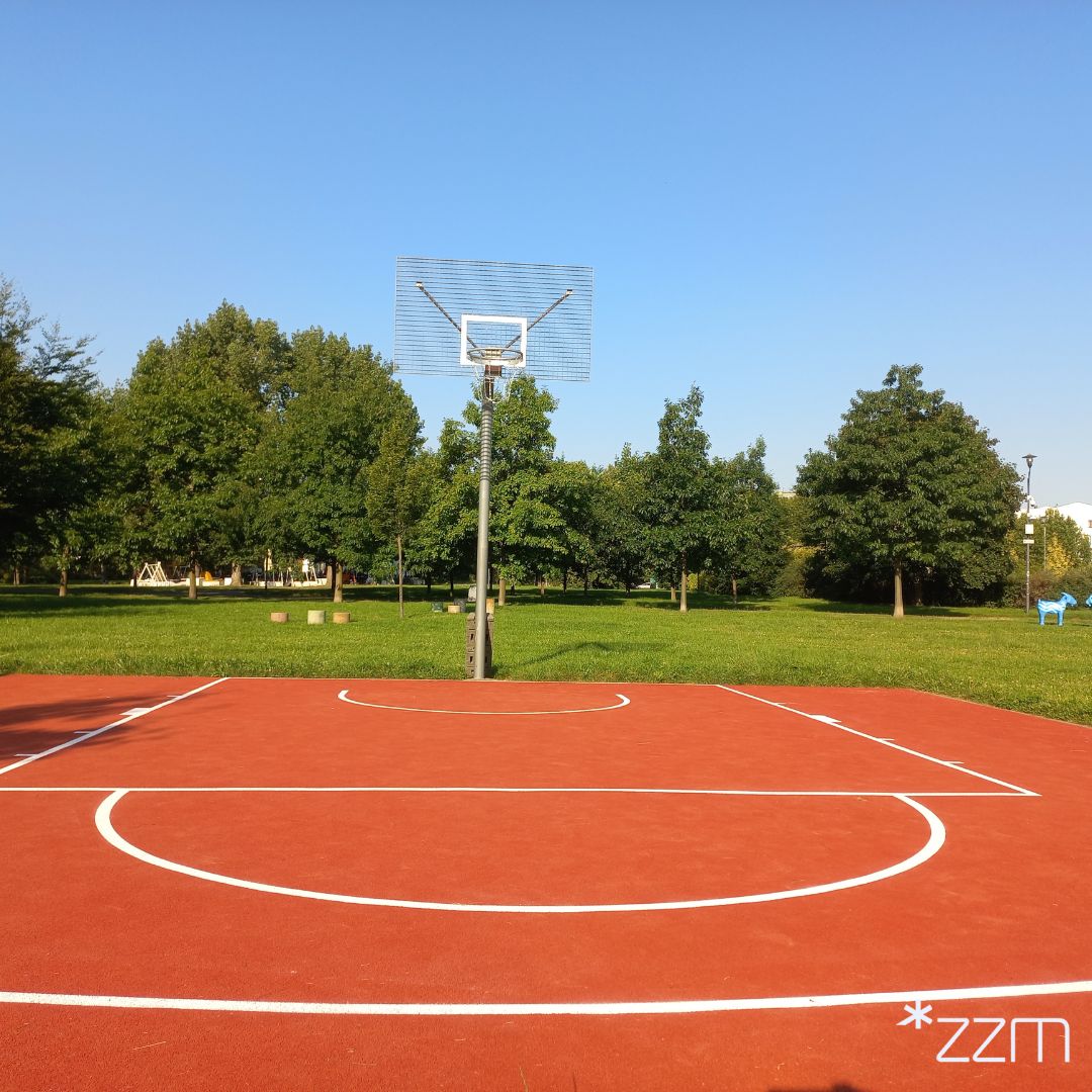 W ramach przeprowadzonych prac stara, zużyta nawierzchnia została całkowicie wymieniona