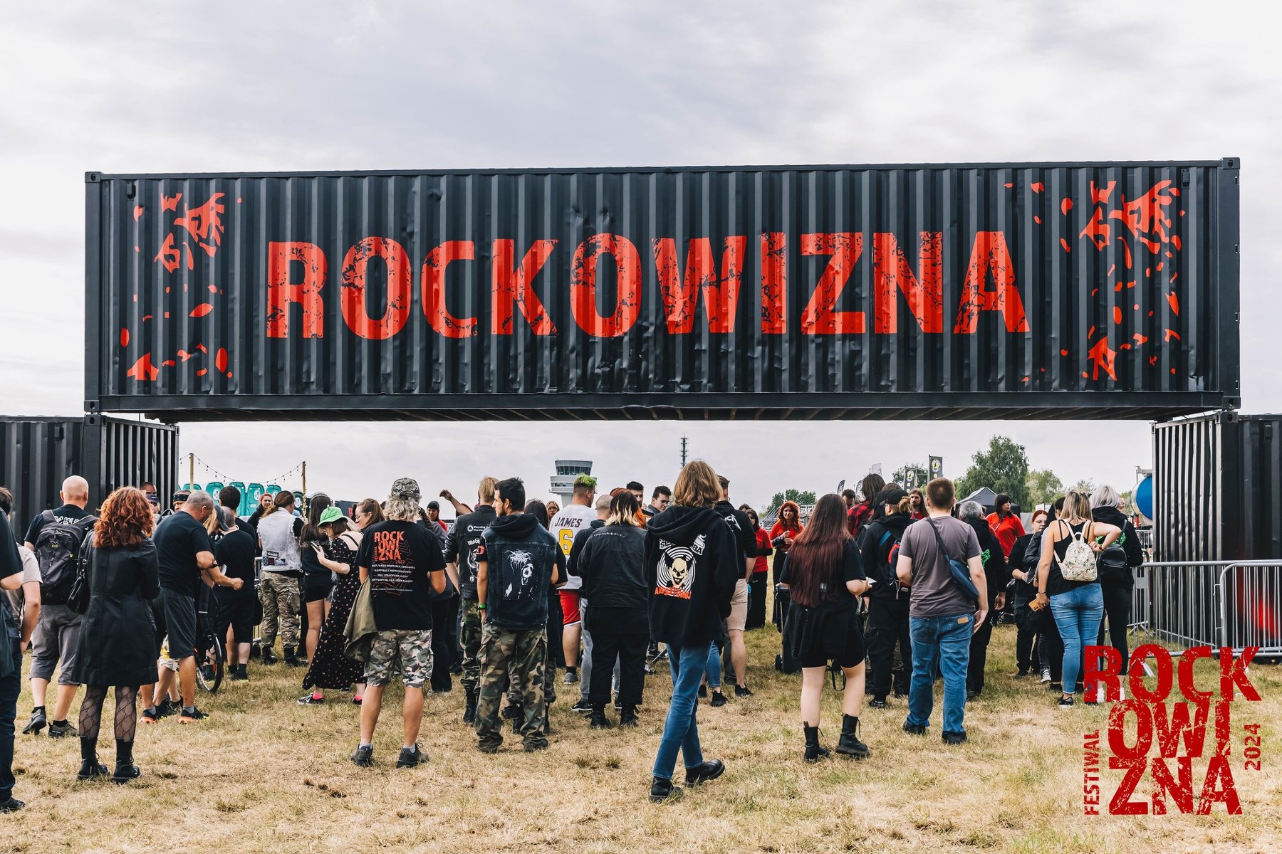 Wejście na teren efestiwalu Rockowizna