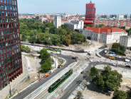 Widok na węzeł Wierzbięcice i budynki na Nowym Rynku po lewej stronie