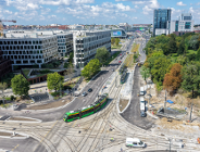 Widok na węzeł Wierzbięcice i tramwaje kursujące w obu kierunkach