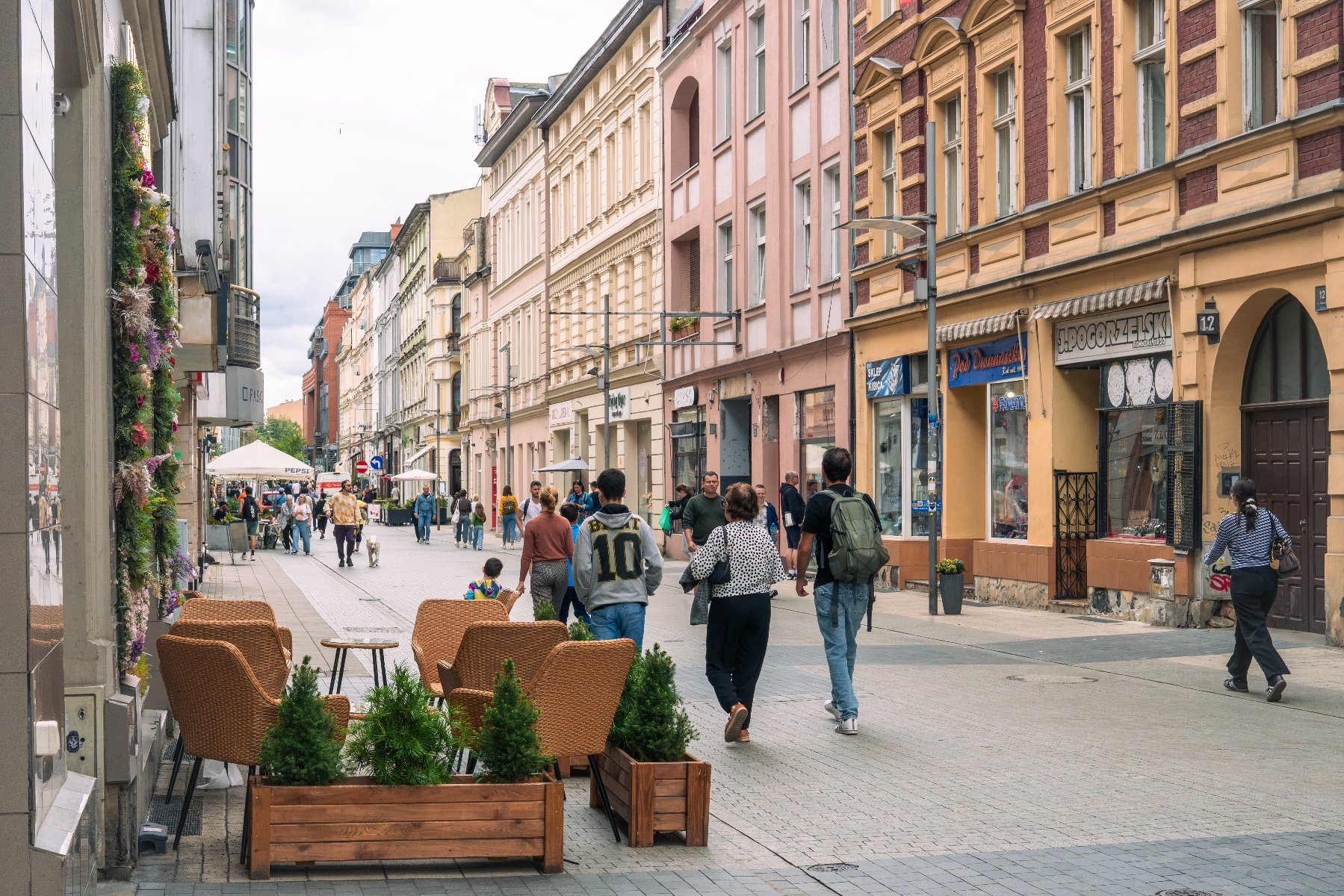 Z ul. Półwiejskiej zniknęło blisko 80 nielegalnych reklam