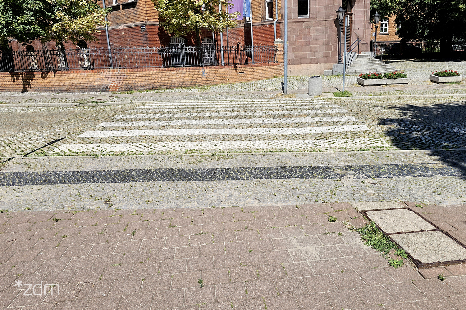 Zdjęcie przejścia przy ul. Bergera przy budynkach Politechniki Poznańskiej