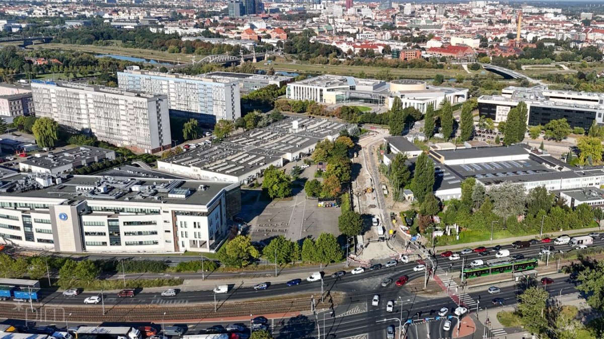 Zdjęcie z lotu ptaka na skrzyżowanie ul. Jana Pawła II i Berdychowo.