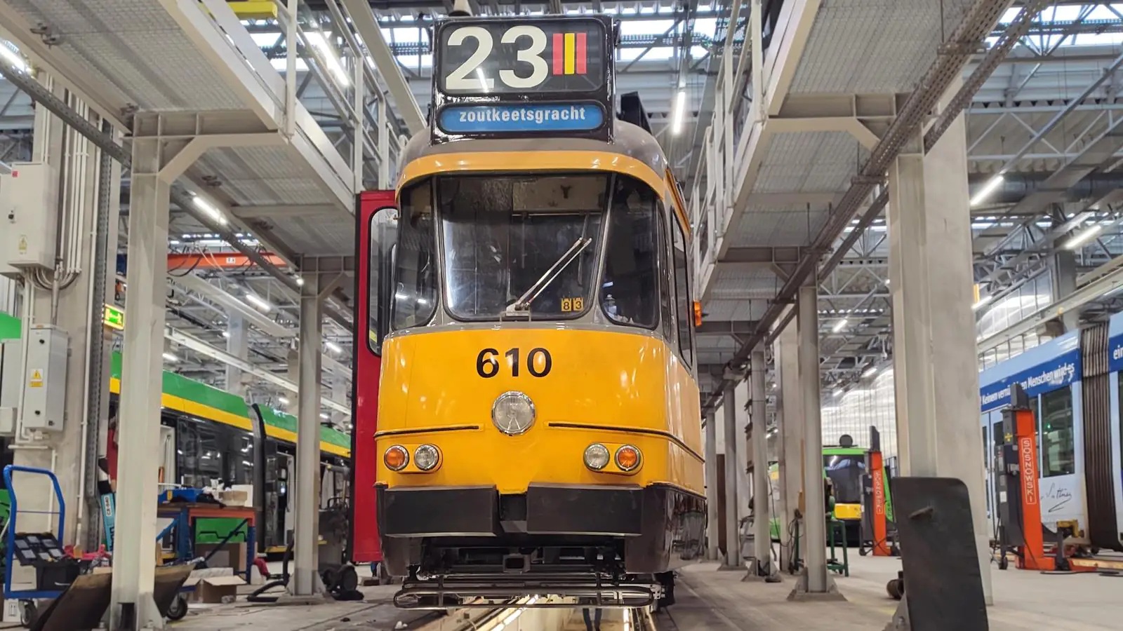 Żółty tramwaj z Holandii