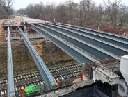 Belki konstrukcyjne na placu budowy nowych wiaduktów