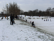 Bezpieczne zabawy na sankach