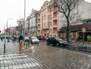 Dodatkowe przejście, wyremontowany chodnik i zieleń na Dąbrowskiego [AKTUALIZACJA]