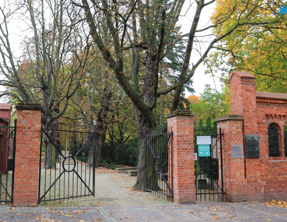 Dziś wyjątkowo Cmentarz Zasłużonych Wielkopolan jest zamknięty