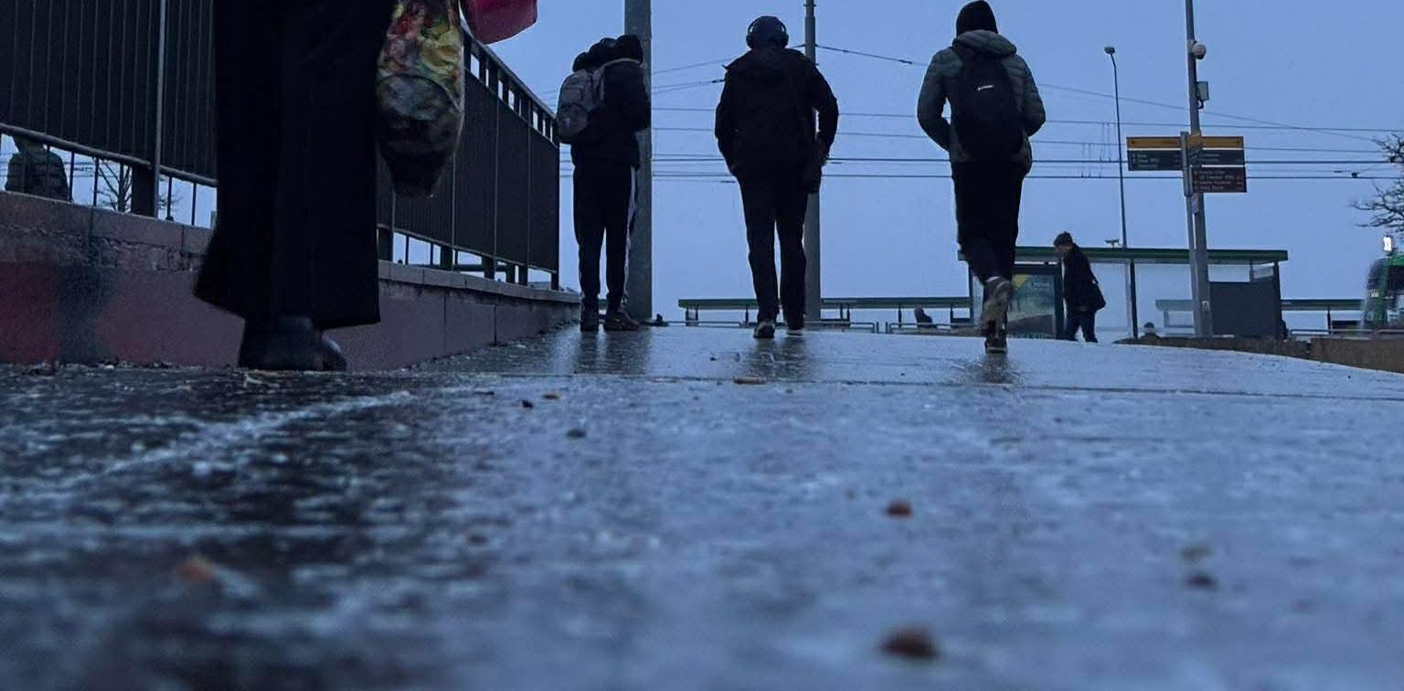 gołoledź - śliskie chodniki