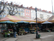 Jakie stragany na placu Wielkopolskim?