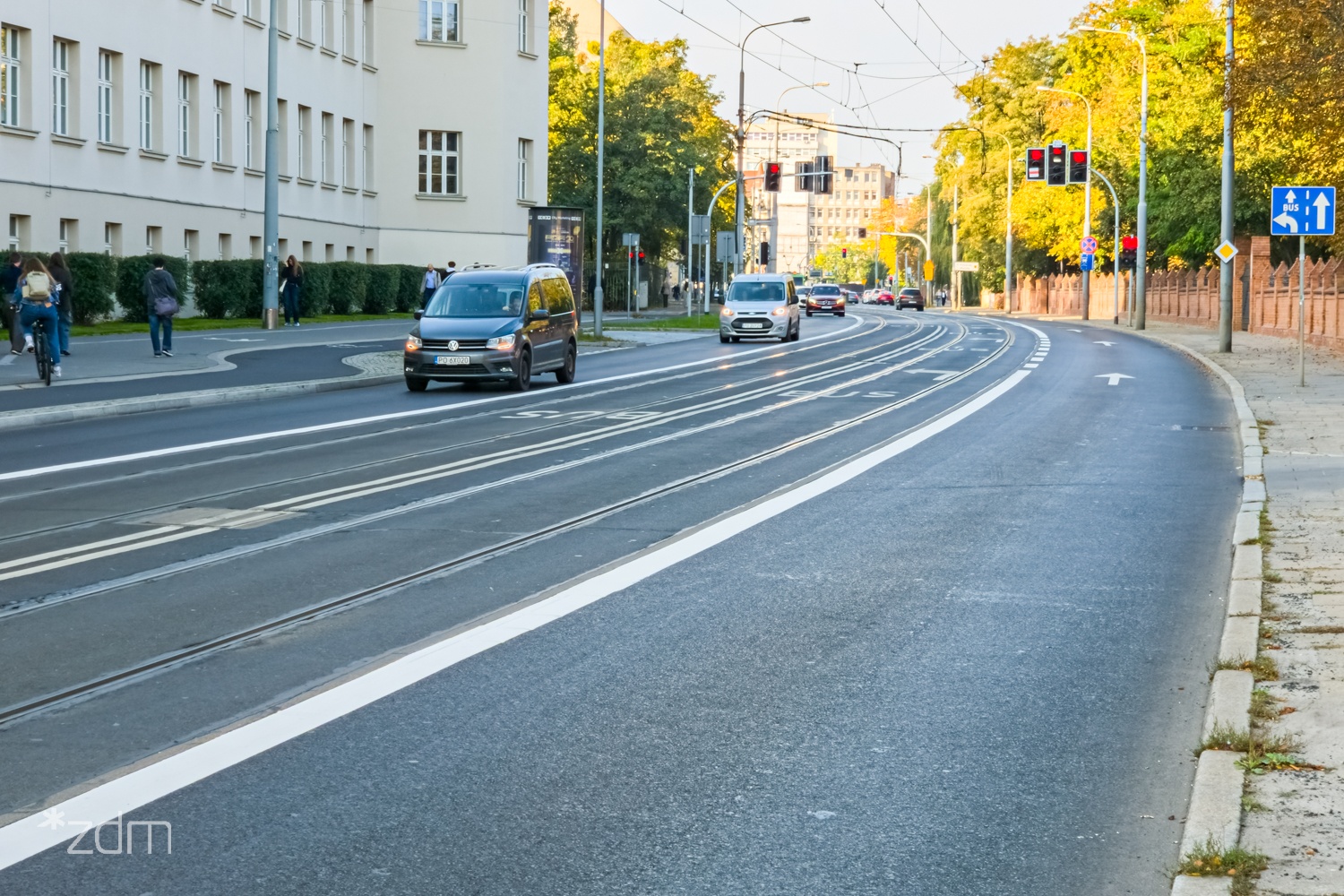 Jezdnia ulicy Grunwaldzkiej z nową nawierzchnią