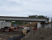 Konwój 30-tonowych belek przejechał przez Poznań