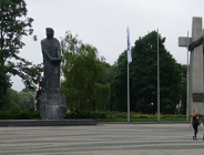 Na placu Mickiewicza samochody już nie zaparkują