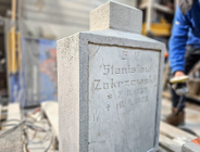 Nagrobki z cmentarzy na Cytadeli odzyskują dawny blask