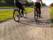 Nowy chodnik dla pieszych i rowerzystów na ul. Mieszka I