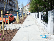 Nowy chodnik i zieleń na ul. Grobla