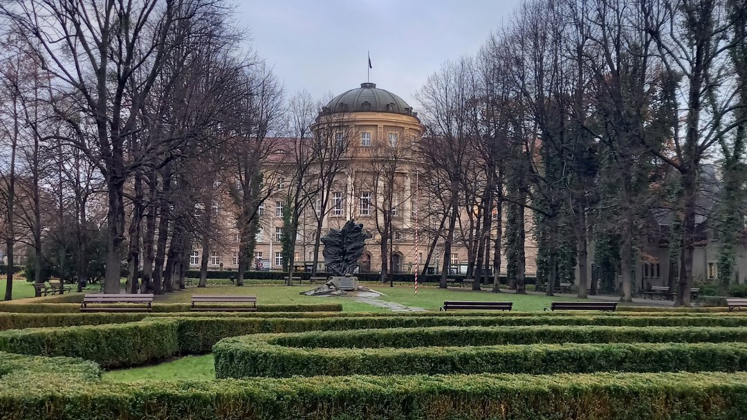 park Ogród Zamkowy im. Ofiar Katynia i Sybiru