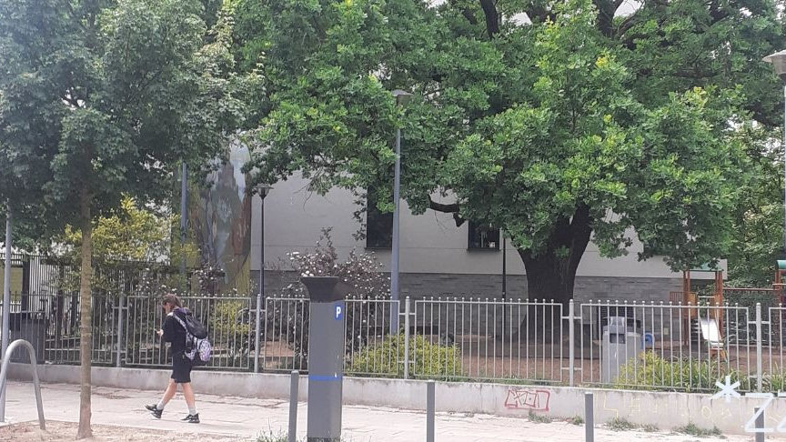 Zdjęcie przedstawia plac zabaw przy skrzyzowaniu ulic Garczyńskiego i Prądzyńskiego na Wildzie