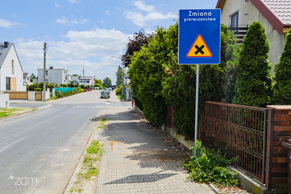 Oznakowanie drogowe na osiedlu Kwiatowym