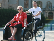 Rowerzyści dla seniorów - projekt się rozwija