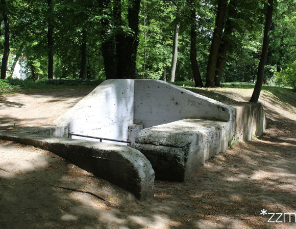 Schron przeciwlotniczy w Parku Sołackim