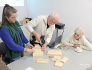 Seniorki, seniorzy i skrzydlaci przyjaciele