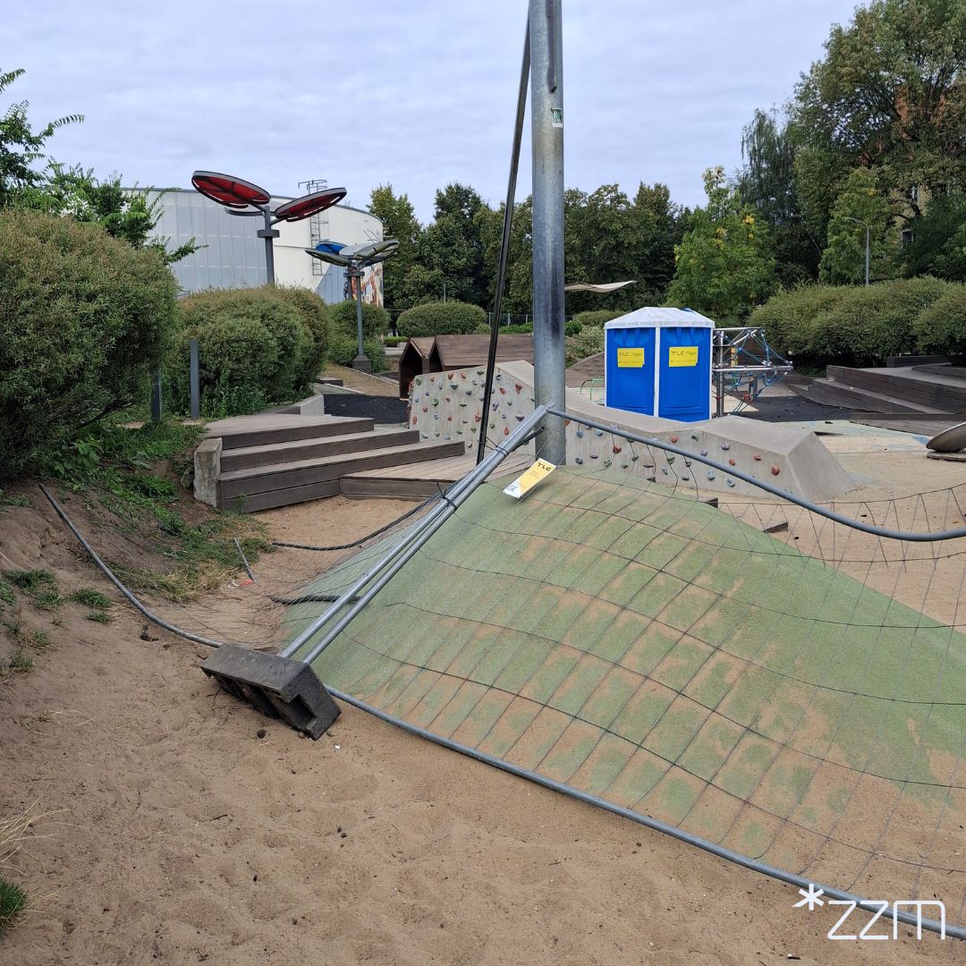 Z powodu dwukrotnych aktów wandalizmu opóźni się zakończenie remontu placu zabaw w Parku Stare Koryto Warty Z powodu dwukrotnych aktów wandalizmu opóźni się zakończenie remontu placu zabaw w Parku Stare Koryto Warty