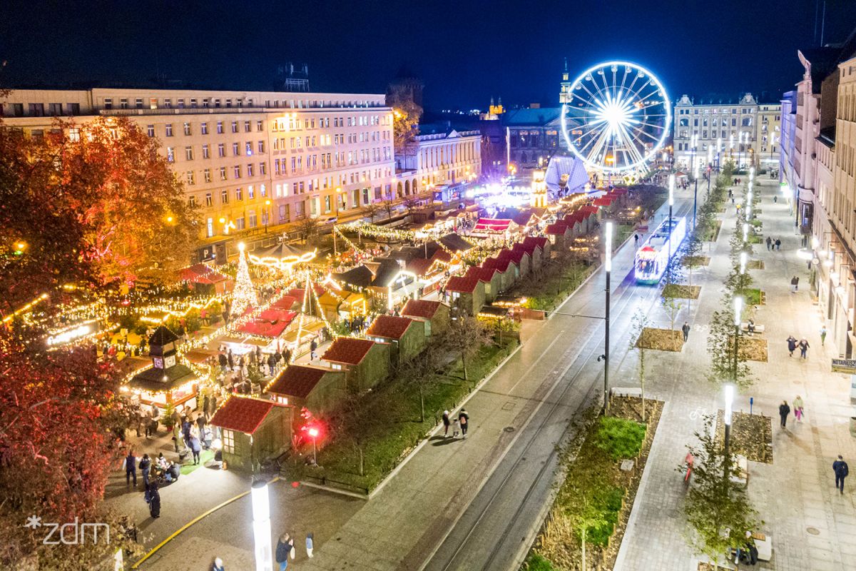 Zdjęcie jarmarku na placu Wolności