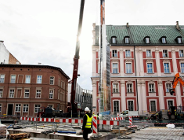 Zegar Historii stanął na placu Kolegiackim