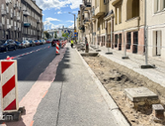 Zieleń zamiast części szerokiego chodnika na ul. Zeylanda