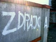 Znowu obraźliwe napisy